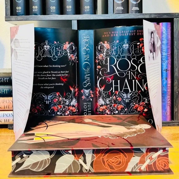 Fairyloot Exclusive Signed Edition Rose In Chains
by Julie Soto - Picture 11 of 12